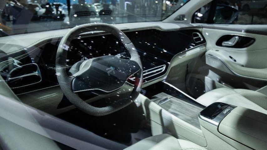 搭载最大华为AR-HUD 飞凡旗舰SUV R7大湾区车展首秀