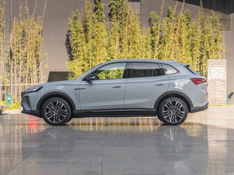 autohomecar__ChwFkGGAuseAJ9w-AAdCR5vsbaE805.jpg