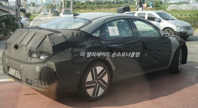 定位纯电轿车 2022年亮相 现代IONIQ 6最新谍照曝光