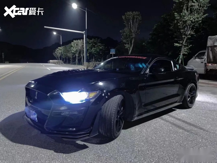 受父亲影响打造宽体福特Mustang，底盘灯让我成为