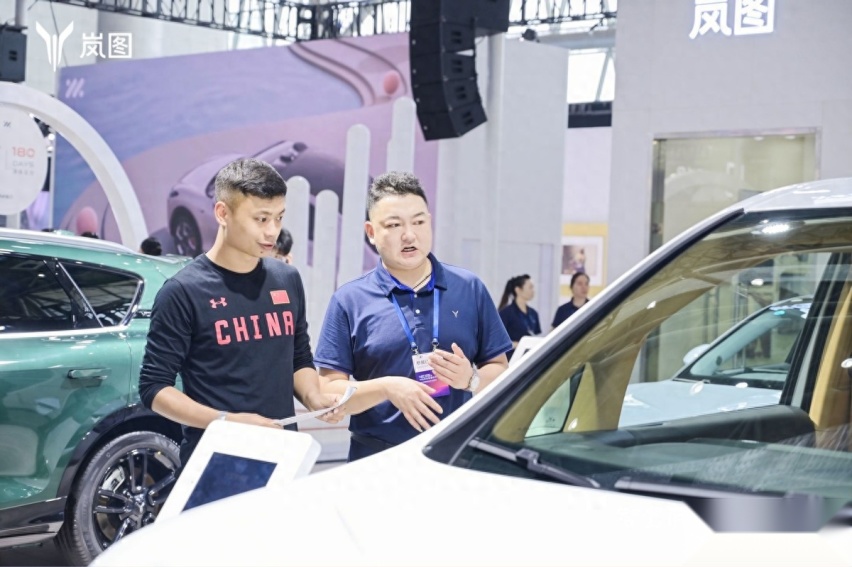 卉眼识车|新岚图FREE引爆安徽车展 岚图携全系产品闪耀亮相