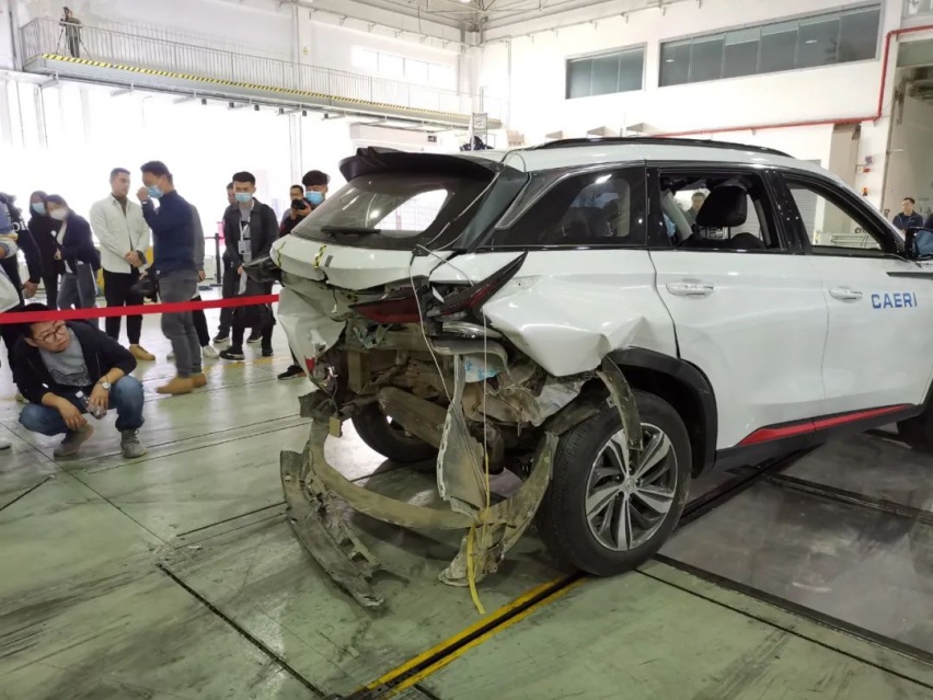 挑战最严“双美标”碰撞测试，CS75PLUS这份答卷可满意？