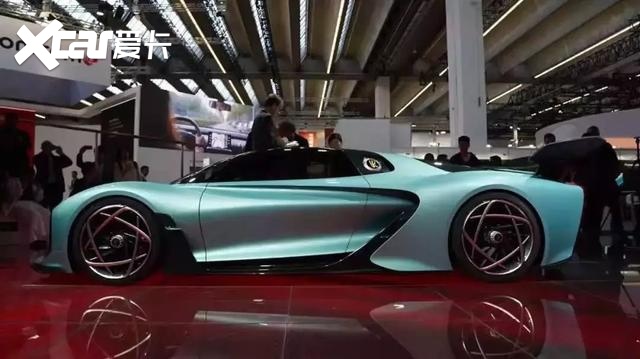 1.9秒破百，极速超400km/h，简直就是个“王炸”