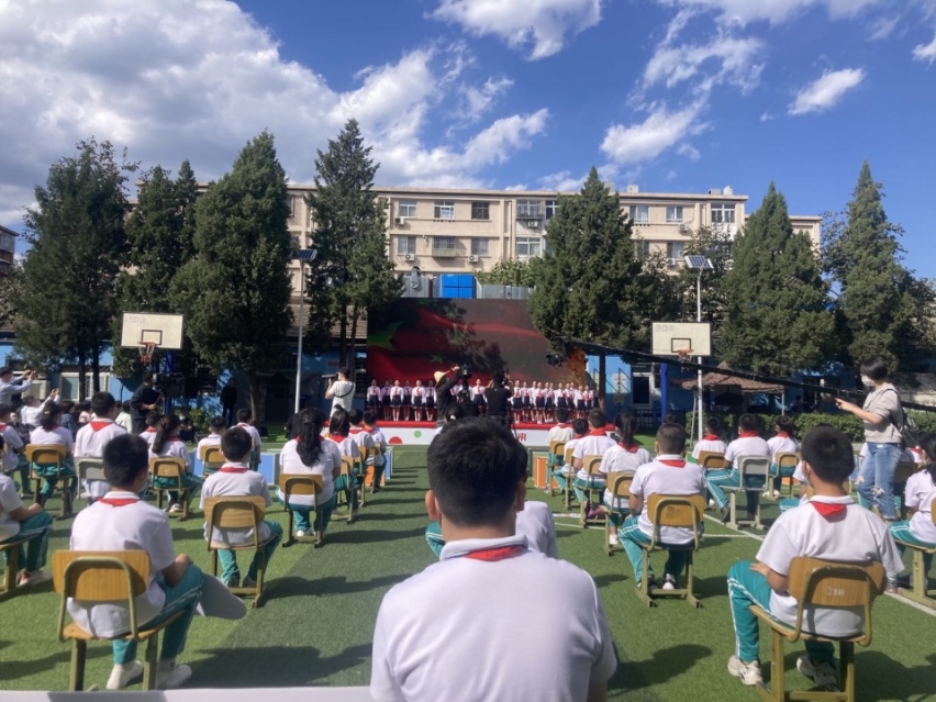 ​校园广播站开播，一汽奥迪“听少年”