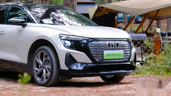 试驾奥迪Q5 e-tron，大厂出品比新势力更靠谱！