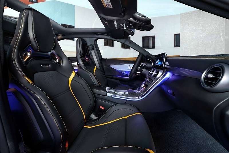 奔驰被黑够劲爆 四门版AMG C63暗夜特别版上市