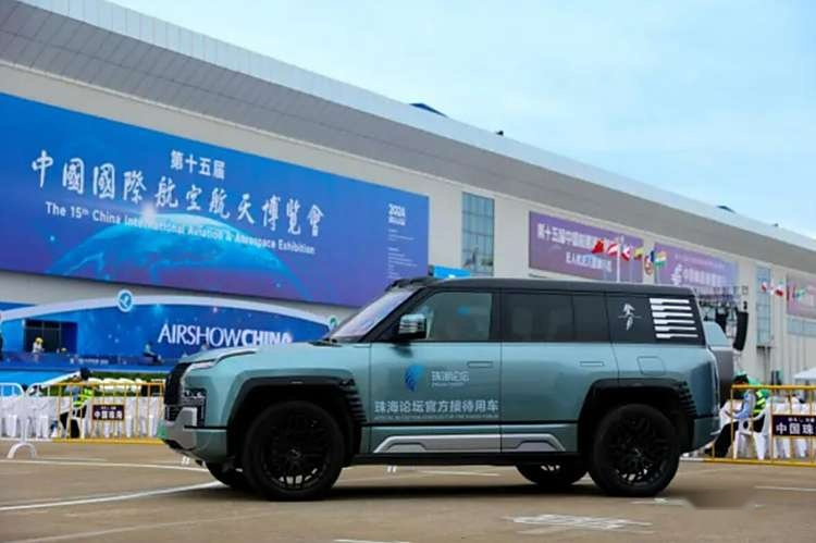 仰望U8成为珠海航展指定用车，展现百万级豪车产品力和品牌力量