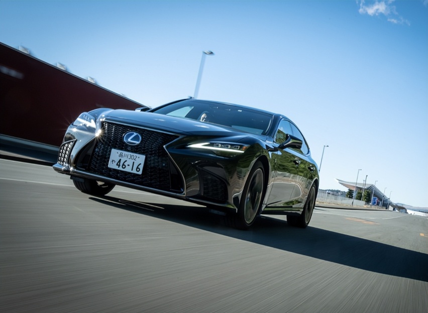 5年都没变样，搭载3.5L V6发动机，带你看雷克萨斯LS