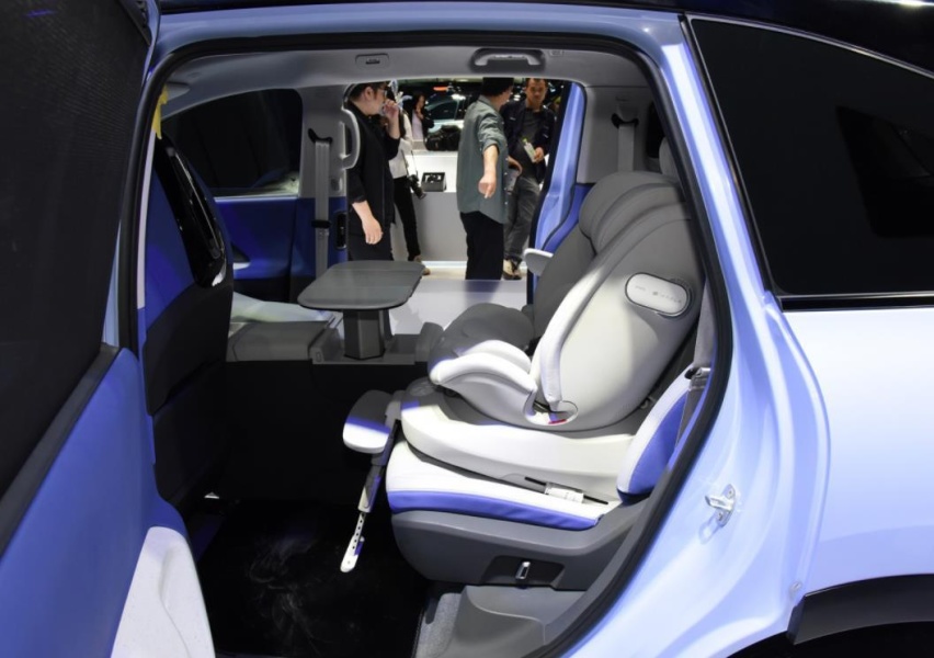 2023款极狐考拉，宝妈专用车？这几样技术专为宝宝开发