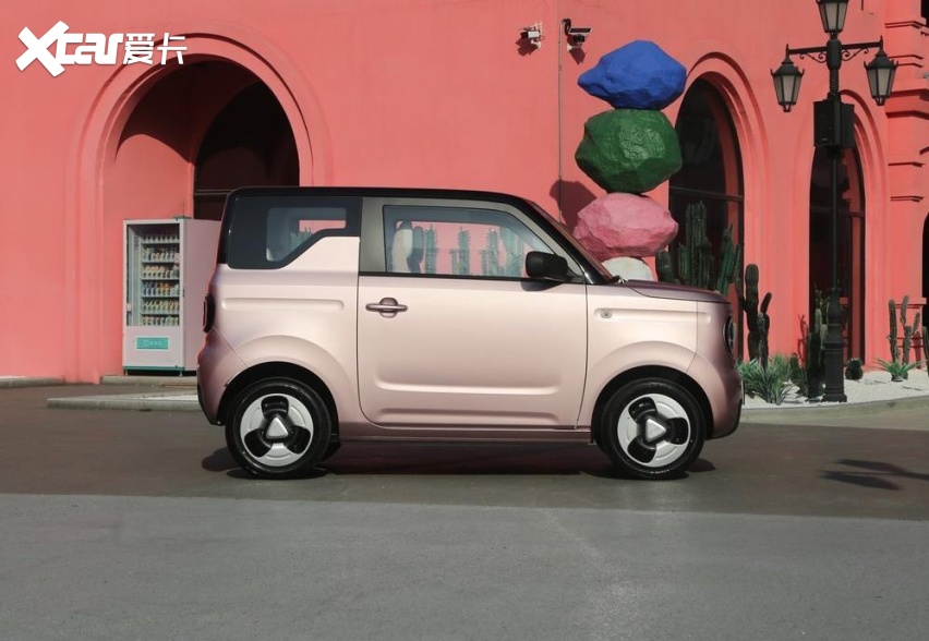 2023款吉利熊猫mini新春版,同样5.58万,比热销miniev多