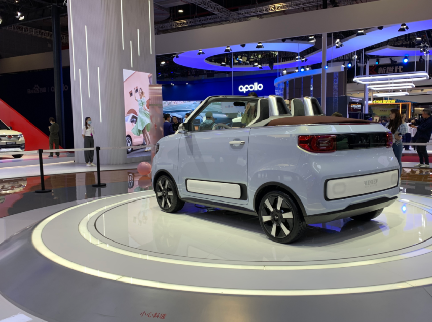 上海车展：五菱宏光MINI EV敞篷版亮相