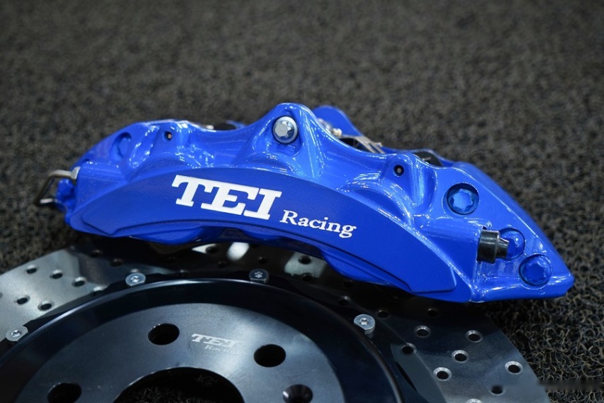 凯迪拉克XT6刹车改装前轮P60NS大六活塞套装TEI Racing