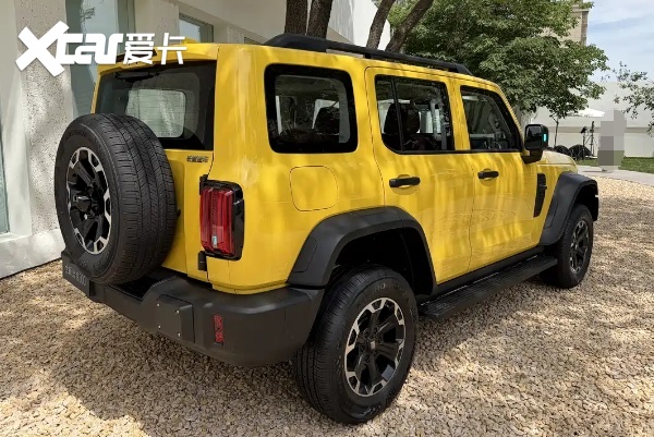硬派SUV“老炮”添新款 全新坦克300L 预售价 25.98万元起