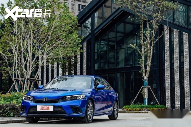 谁才是年轻人的第一辆运动型车 长安UNI-V VS东风本田思域