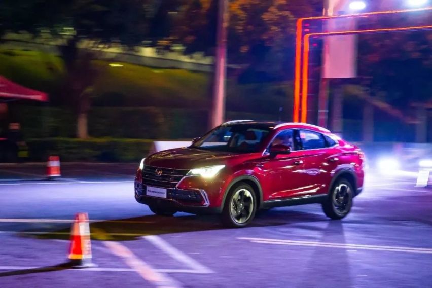 操控不错、后排空间略小，看车主如何评价CS85 COUPE！