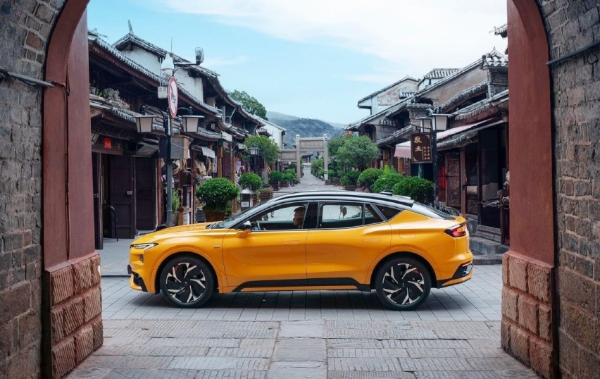 翻身有望了？福特蒙迪欧运动版上市 搭2.0T混动售20.98万元起