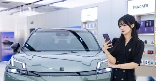 Flyme Auto加持，且看领克08如何实现全方位手车互联