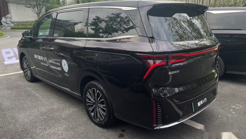东风风行全新旗舰MPV 风行星海V9带你体验品质出行