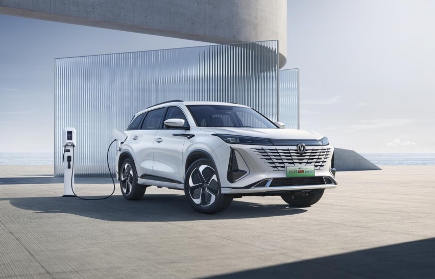 砥砺前行的长安CS75家族，迎来了iDD智电新成员