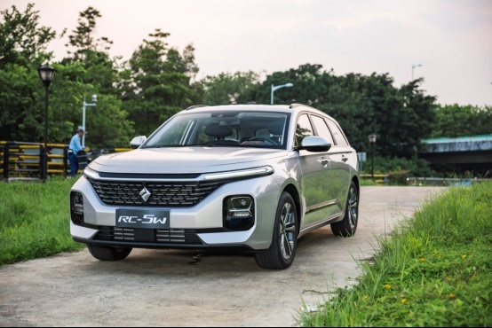 省心选卡罗拉,实用选H6,格调都选新宝骏RC-5W,还可声控