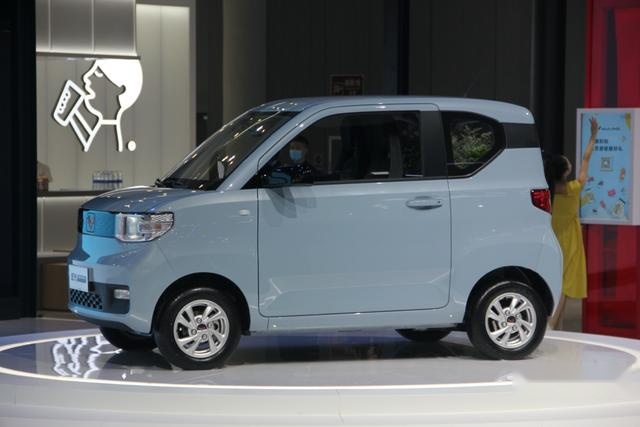 #成都车展#实拍最便宜的新车，五菱宏光MINI EV上市