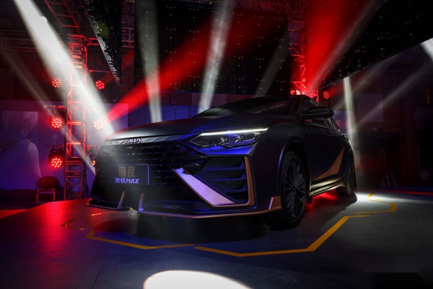 “赛道战甲”暗夜·奕炫MAX携东风神DUN局降临