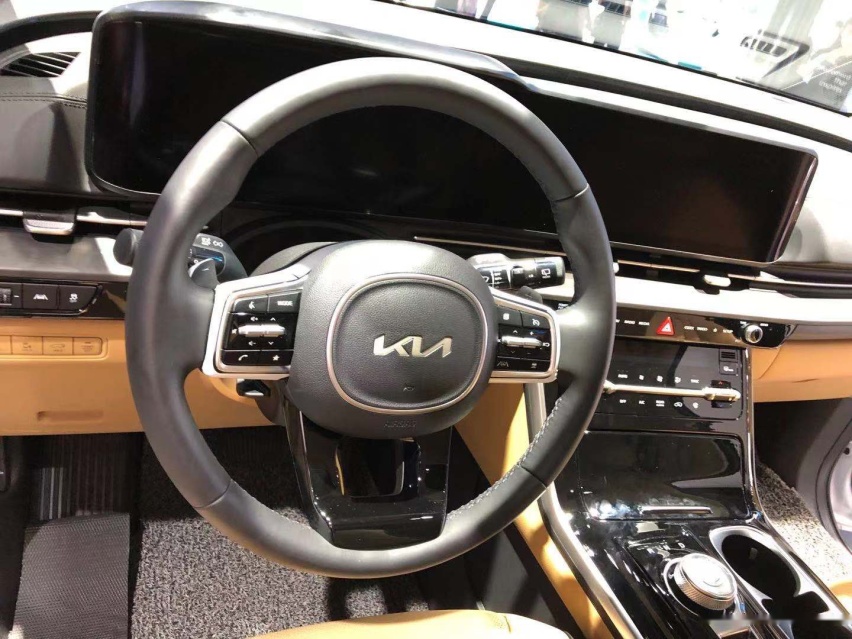 【成都车展】敢和赛那叫板的MPV 预售28.89万元起 起亚嘉华实拍解析