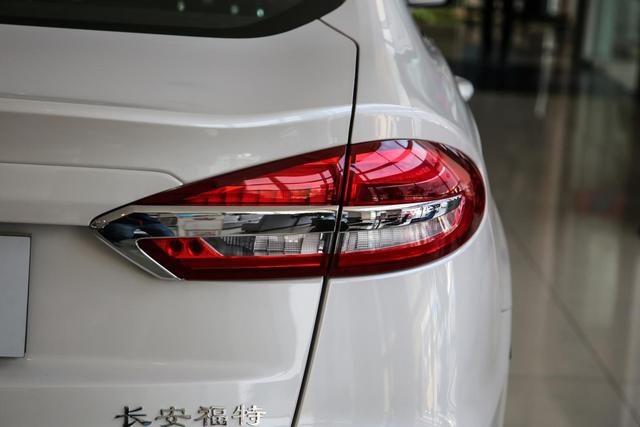 福特蒙迪欧，颠覆时月销1.4万辆，现15W多提裸车，入手吗？