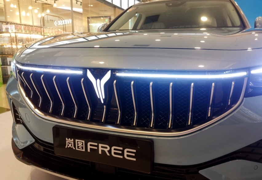 建议跑长途开中大型SUV，这两款车，安静舒适，四轮驱动安全性好