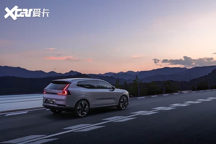 全新沃尔沃XC70上市：26.99万起，综合续航1200km+