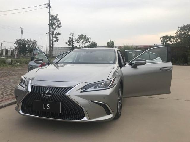 加价、减配、没现车，销量不高的亚洲龙俨然活成了第二个雷克萨斯