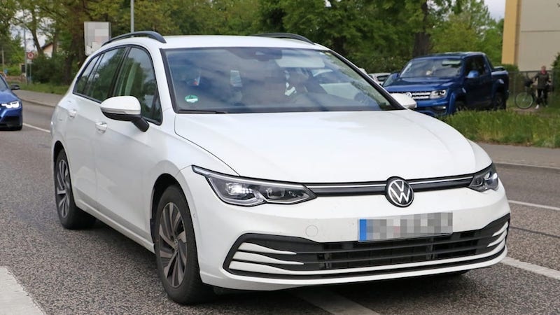 Volkswagen-Golf-Variant-1.jpg