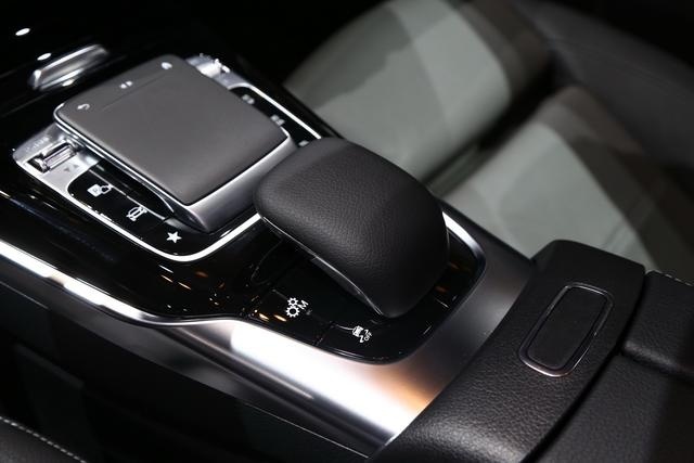 首款国产梅赛德斯-AMG A35L成都车展预售：4.9秒破百