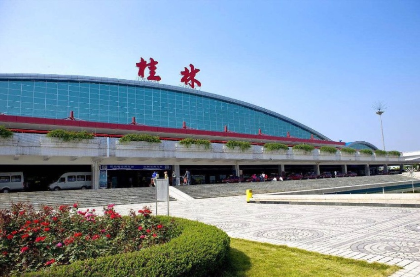 桂林两江机场停车费多少钱一天，桂林两江机场停车场收费标准