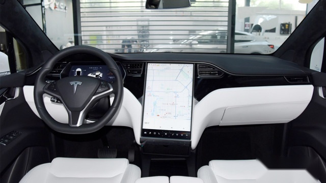当年售价破100万，现在准备50万就能捡漏二手Model X？
