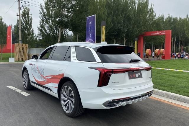 尺寸超宝马X7的纯电SUV，红旗E-HS9有多少亮点？