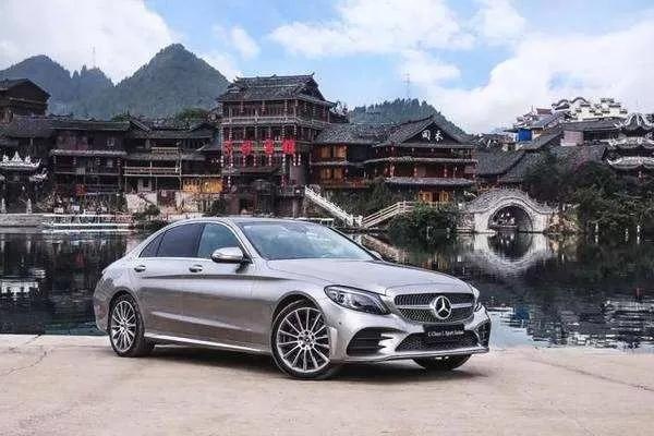 A4L综合优惠近8万元，豪华中级轿车的竞争要不要这么“残酷”
