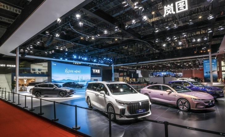 岚图追光正式上市，中式豪华电动轿车，上海车展亮相