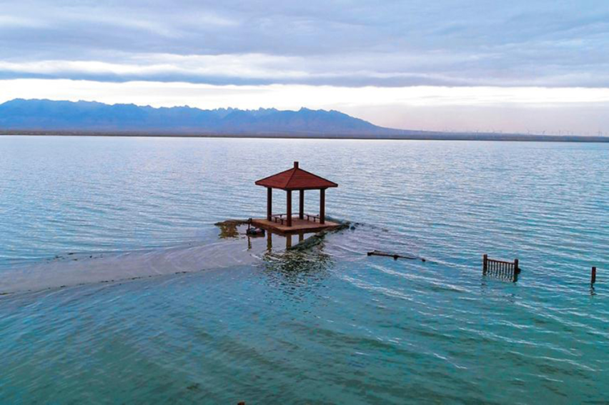 坦克300环青海Day2：体验水天一线的“双湖”，小柴旦救援BJ40！