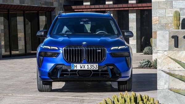 48V轻油电上身，宝马旗舰豪华SUV X7小改款亮相