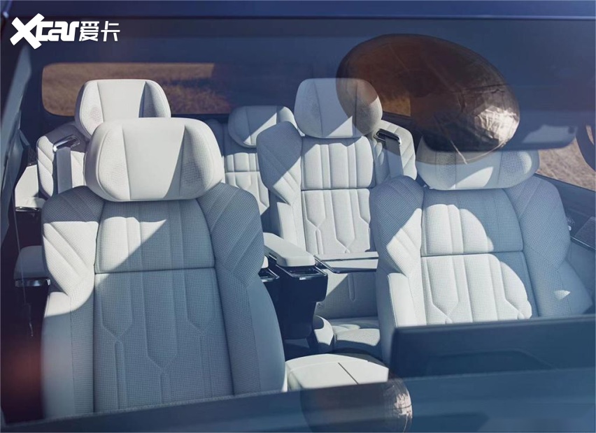 谁说MPV设计要中规中矩？极氪009实车图曝光，奶爸、商务都适合