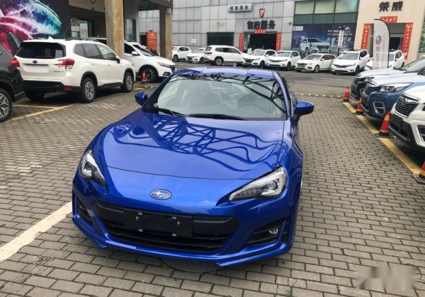 宽体竞技风斯巴鲁BRZ，玩着玩着玩出了一家改装店？
