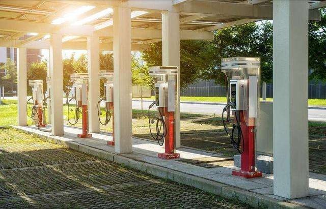 宏光 MINI EV 与老头乐们 13 亿中国人民究竟需要什