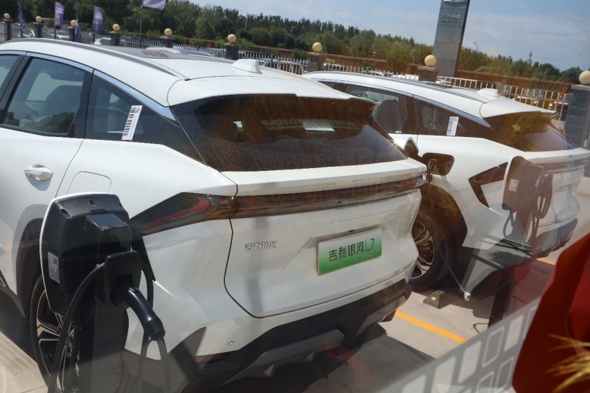 插混市场再添搅局者，到店实拍吉利银河L7