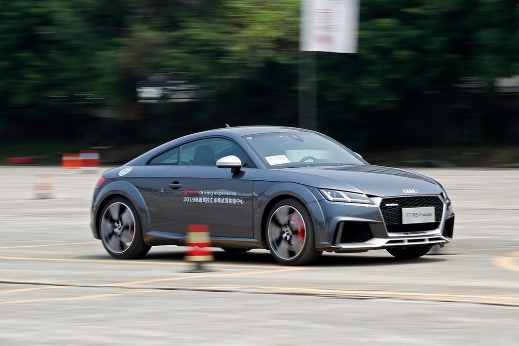 奥迪RS的2.5T为什么比2.9T还快？试驾奥迪TTRS、R