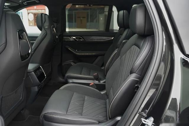 沃尔沃XC90同平台，领克09疑似售价曝光，30万你觉得贵吗？