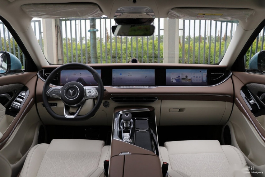 30万级买高端中大型SUV，理想ONE、蔚来ES8、岚图FREE该选谁？