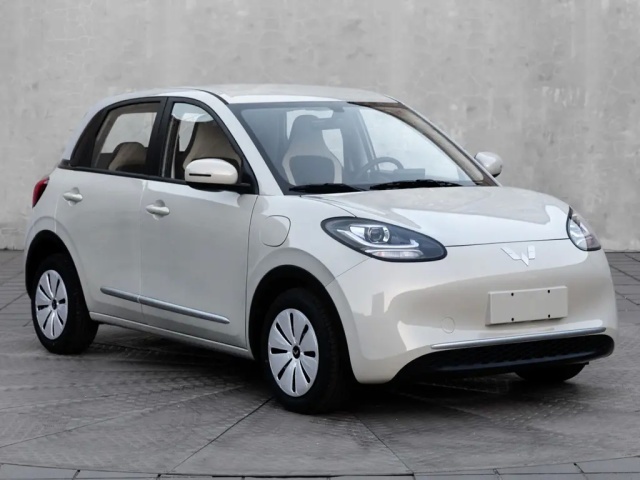 “大号”MINI EV，五菱缤果曝光，和比亚迪海鸥要提前打起来了