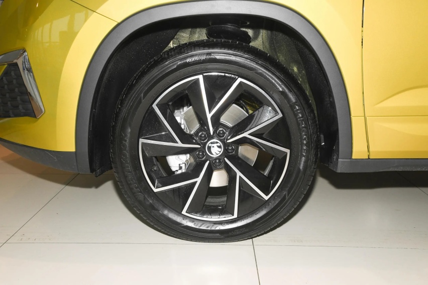 外观设计时尚，油耗低至6L，起售价11.19万元，柯米克GT怎么样？