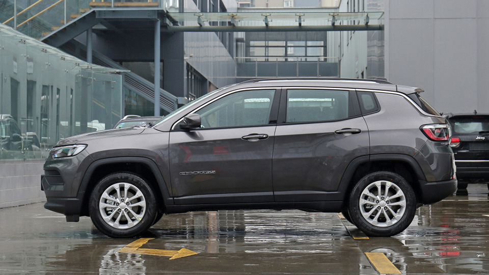 Jeepָ������܇�ɱ��{�飬�ȱ����Ӱ���ˣ�